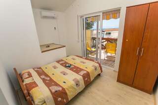 Дома для отпуска Holiday Home Siesta Добра-Вода Дом для отпуска-16